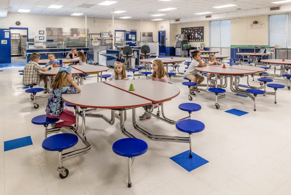 Mooresville Graded School District - Park View Elementary Cafeteria with Students